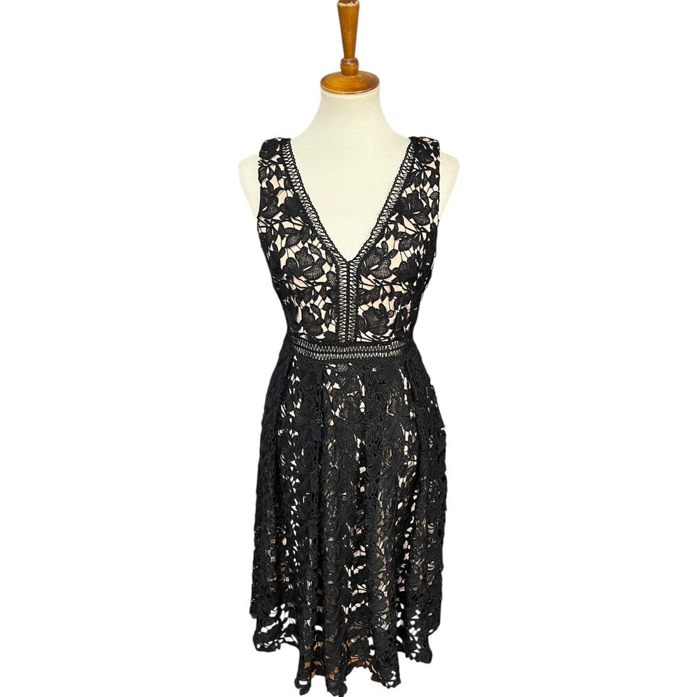 Romeo + Juliet Couture Black Lace Sleeveless Dress Size Large